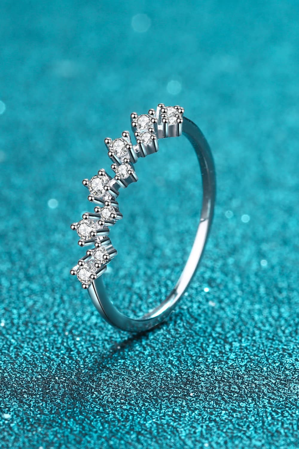 Rhodinierter Halb-Eternity-Ring mit Moissanit