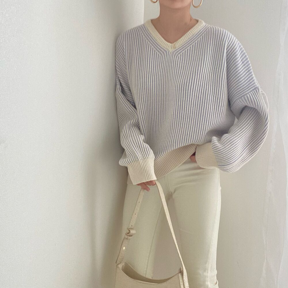 Temperament Loose Doll Sleeve V-Neck Striped Sweater
