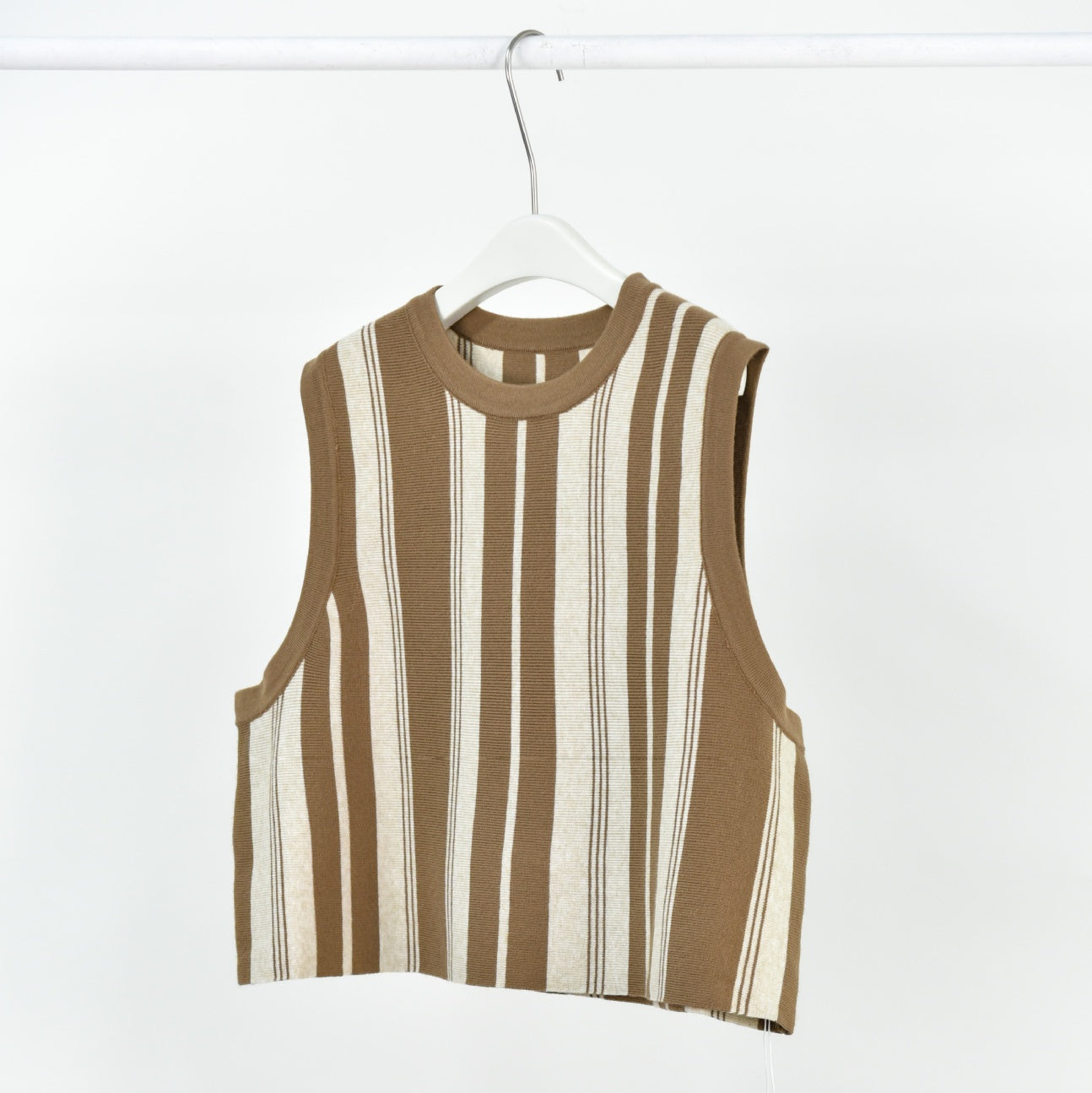 Women's Stitching Contrast Color Vertical Stripes Round Neck Knitted Vest