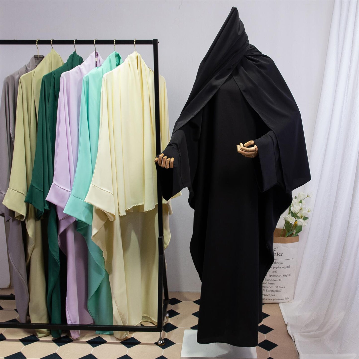 Einfarbiges arabisches Kleid Damenrobe mit Kopftuch