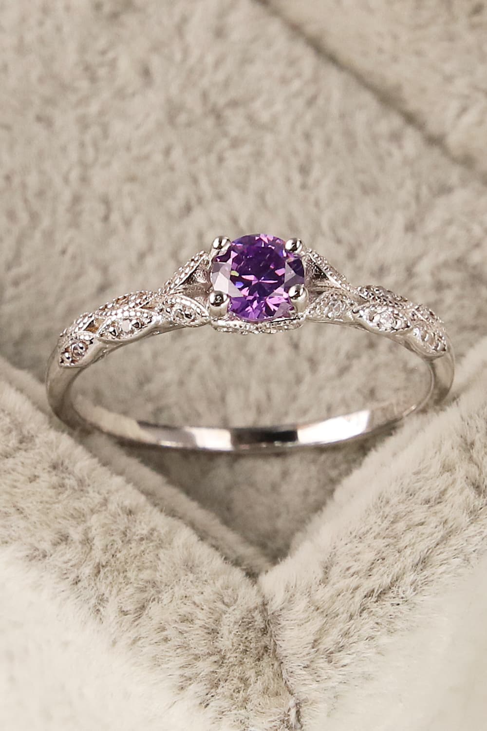 Eingelegter Amethyst-Ring mit 4 Zinken