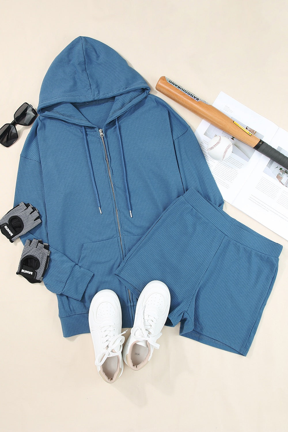 Set aus Sweatshirt und Shorts mit Kordelzug und Reißverschluss