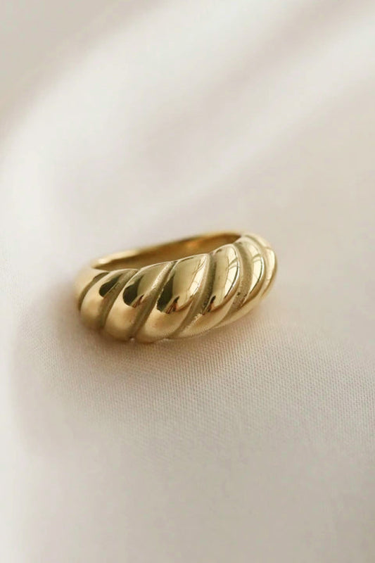 Goldgedrehter Ring