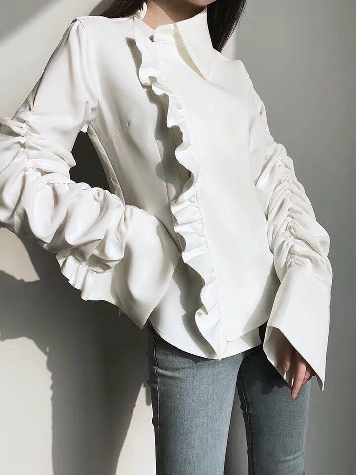 European Station Spring and Summer New Design Sense White Shirt Women''s Asymmetrical Pleated Individual Minority Shirt 1075