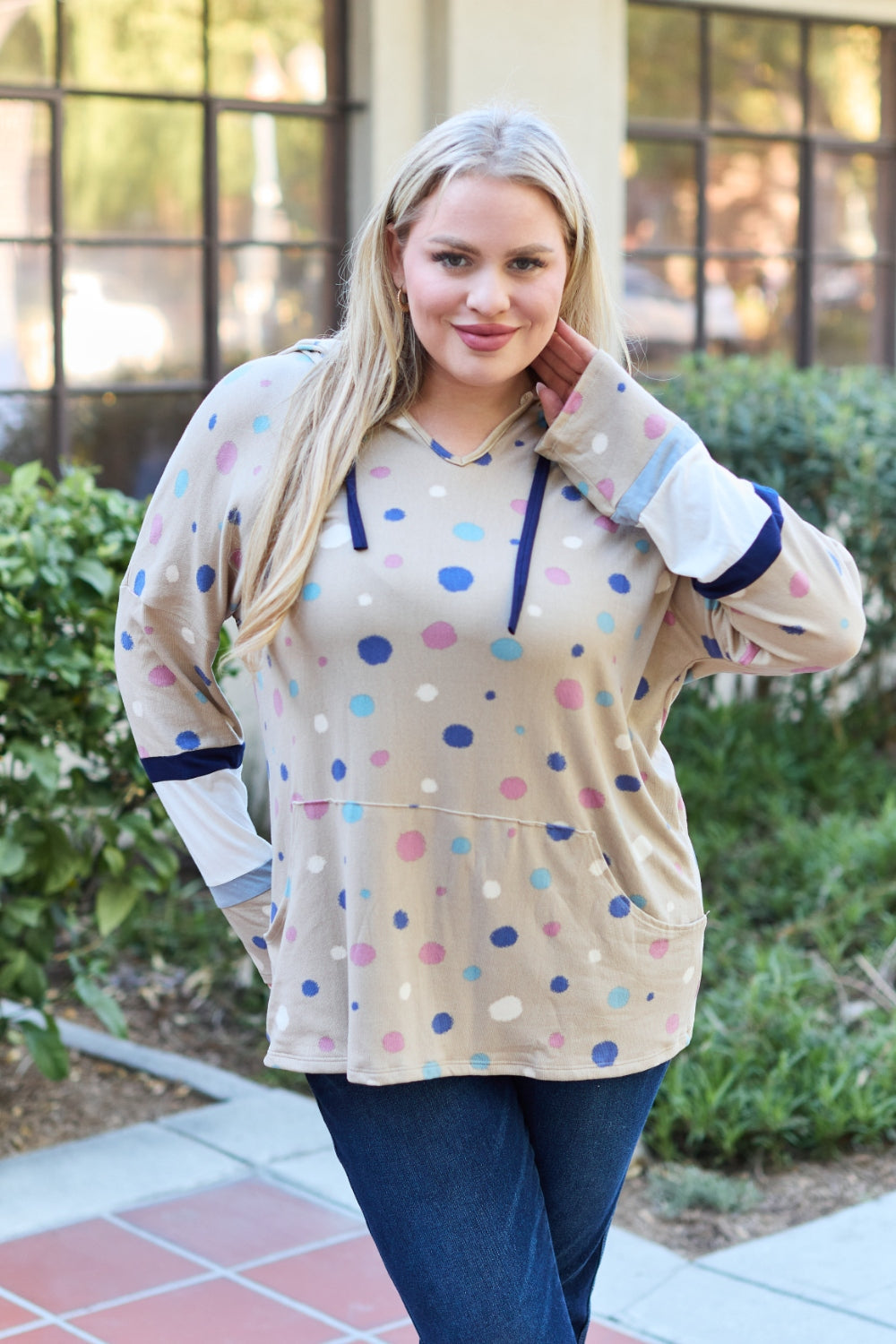 Celeste Design Kapuzenpullover mit Polka Dots und Kordelzug in voller Größe