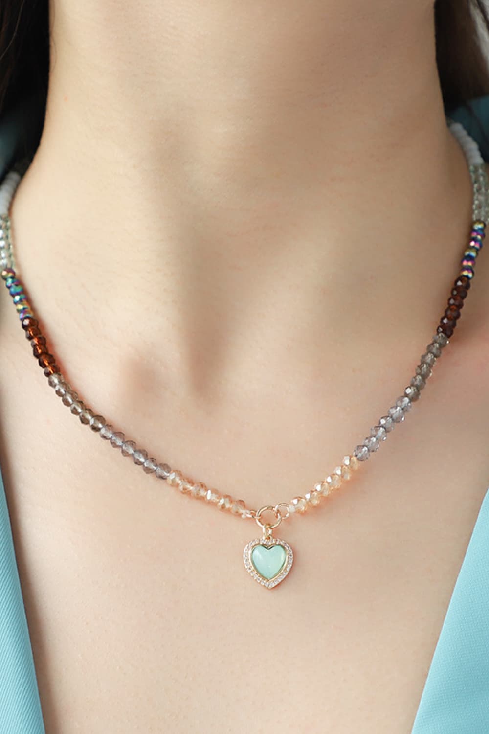 Collar de cuentas con colgante de corazón