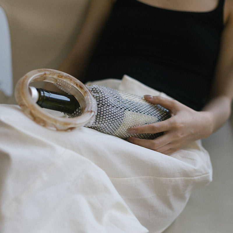 Bolsa de taza cálida de lujo ligera tejida a mano con forma de vino tinto de diamante, bonita y portátil