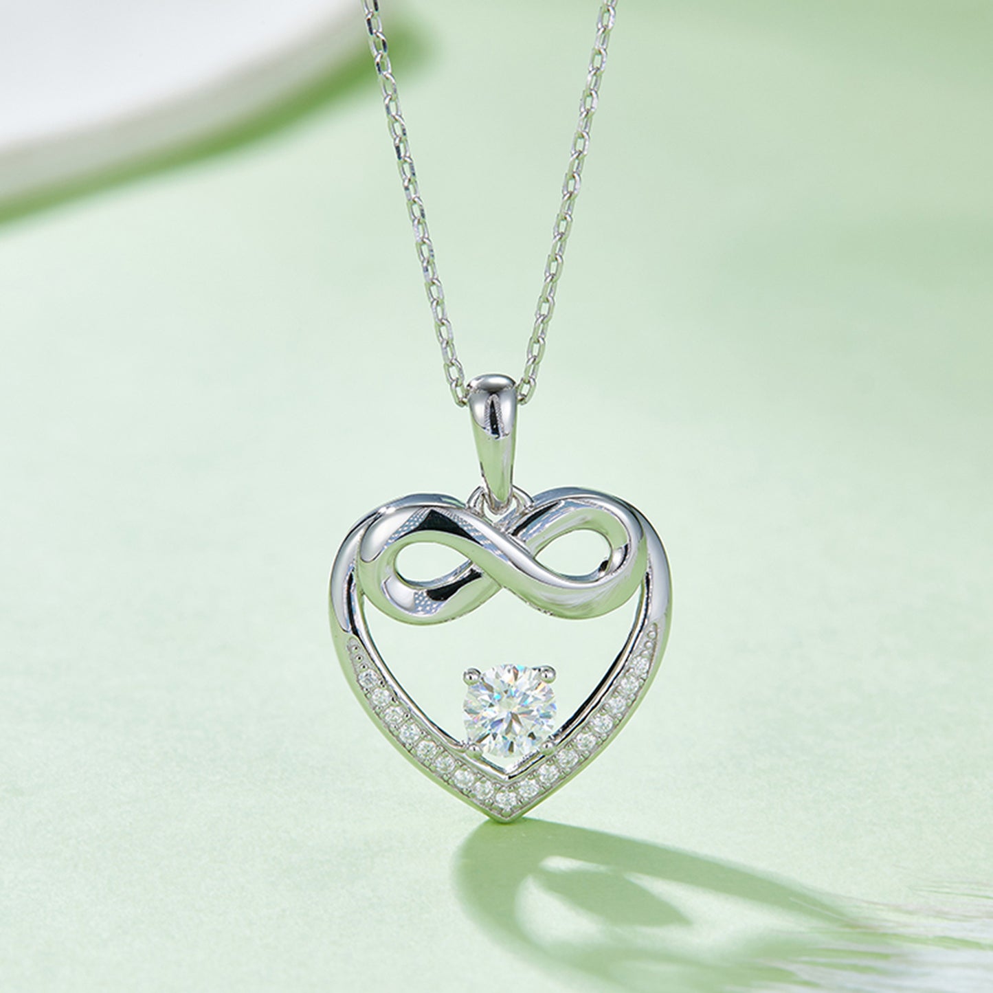 Collar de corazón de plata de ley 925 con moissanita