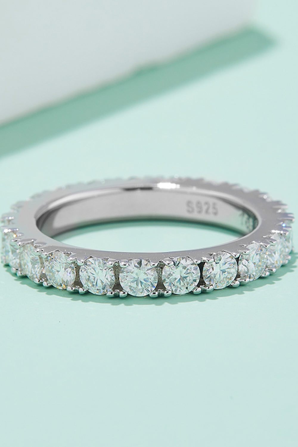 Eternity-Ring aus 925er-Sterlingsilber mit 2,3 Karat Moissanit