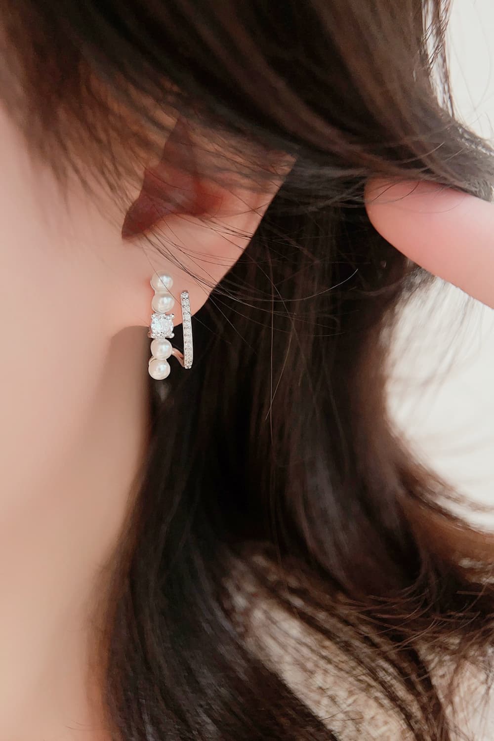 Ohrringe aus 925er-Sterlingsilber mit synthetischen Perlen