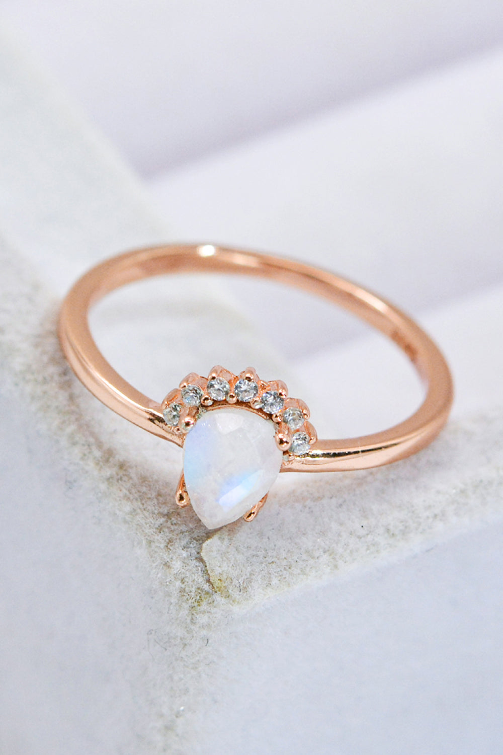 Anillo De Piedra Luna Natural En Forma De Pera Chapado En Oro Rosa De 18 Quilates