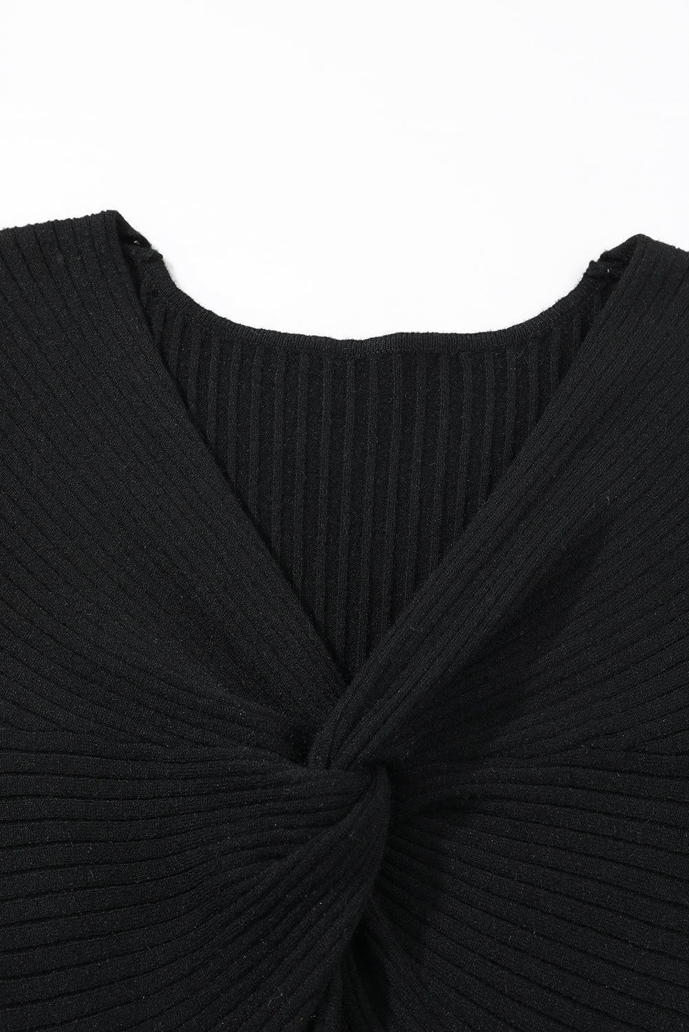 Vestido suéter de punto acanalado con cuello en V trenzado negro