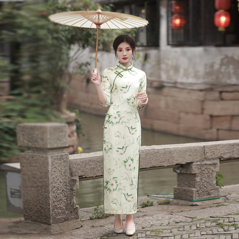 Eleganter Cheongsam aus Suzhou-Retro-Chinese-Republikanischem Stil mit Dreiviertelärmeln aus hochwertigem Wildleder