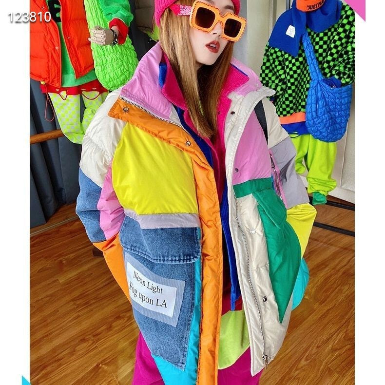 Chaqueta vaquera de moda con bolsillos grandes y cuello alto a juego de colores para mujer