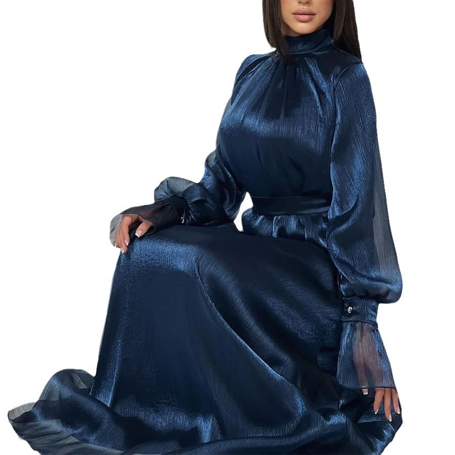 Helles Seidenkleid mit halbhohem Kragen, langen Ärmeln, hoher Taille und Schnürung, langes Kleid für Damen