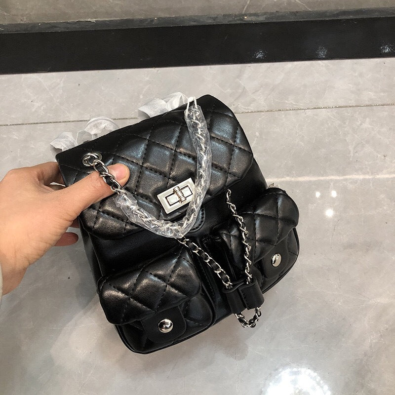 Hochwertiger Rucksack mit mehreren Taschen und Schlossdesign im Diamantketten-Stil