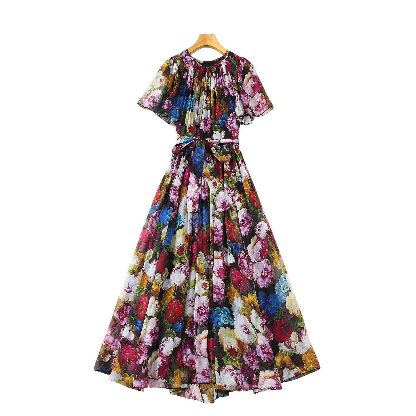 Kleid aus plissiertem Seidenchiffon mit Chrysanthemen-Print, Gürtel und breitem Saum vorne