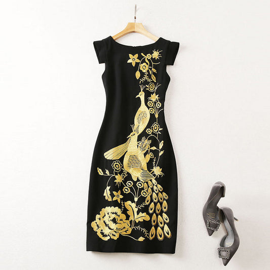 Kleid mit Phoenix-Blumenstickerei und Schlitz auf der Rückseite