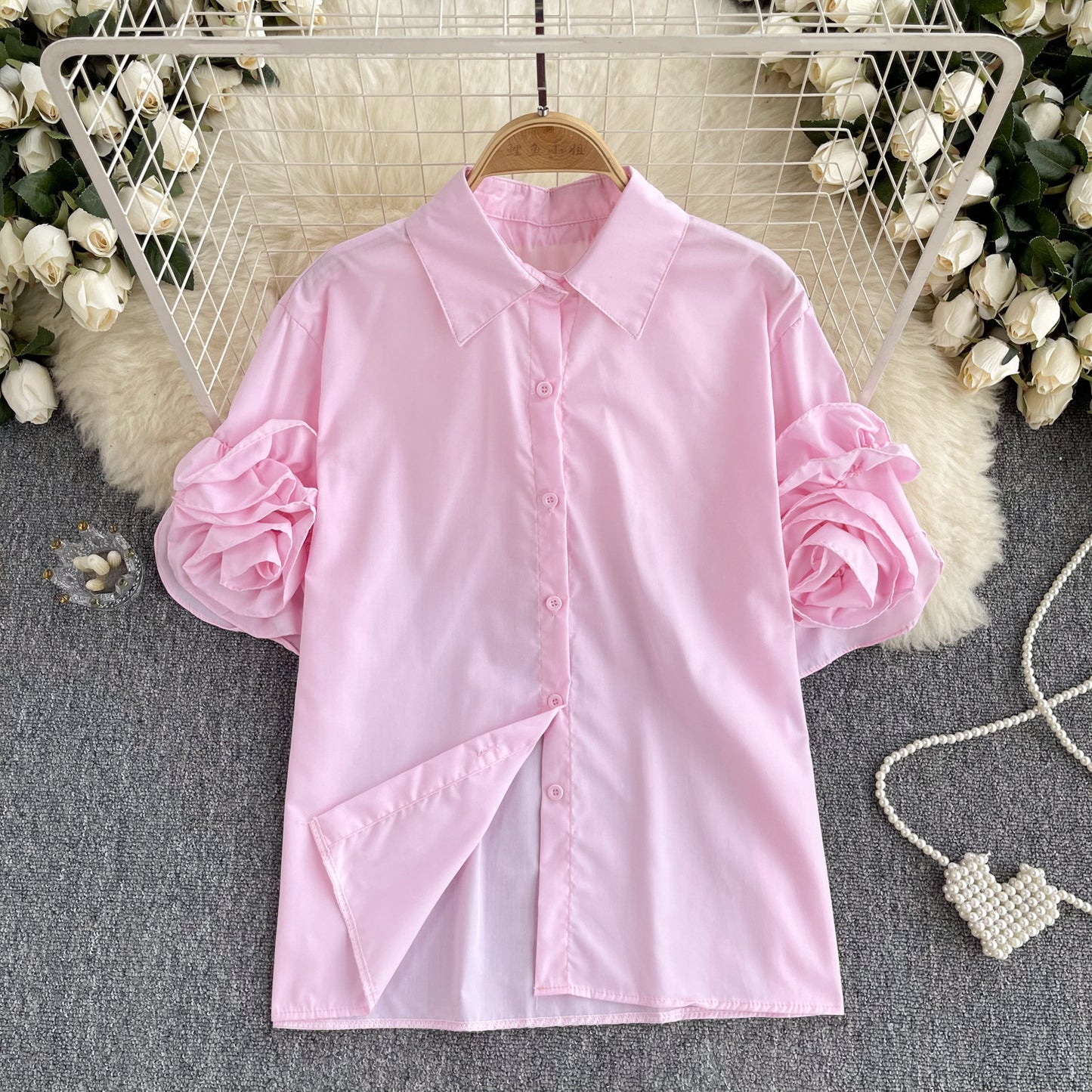 Camisa de estilo francés Diseño de mujer Flor tridimensional Manga corta