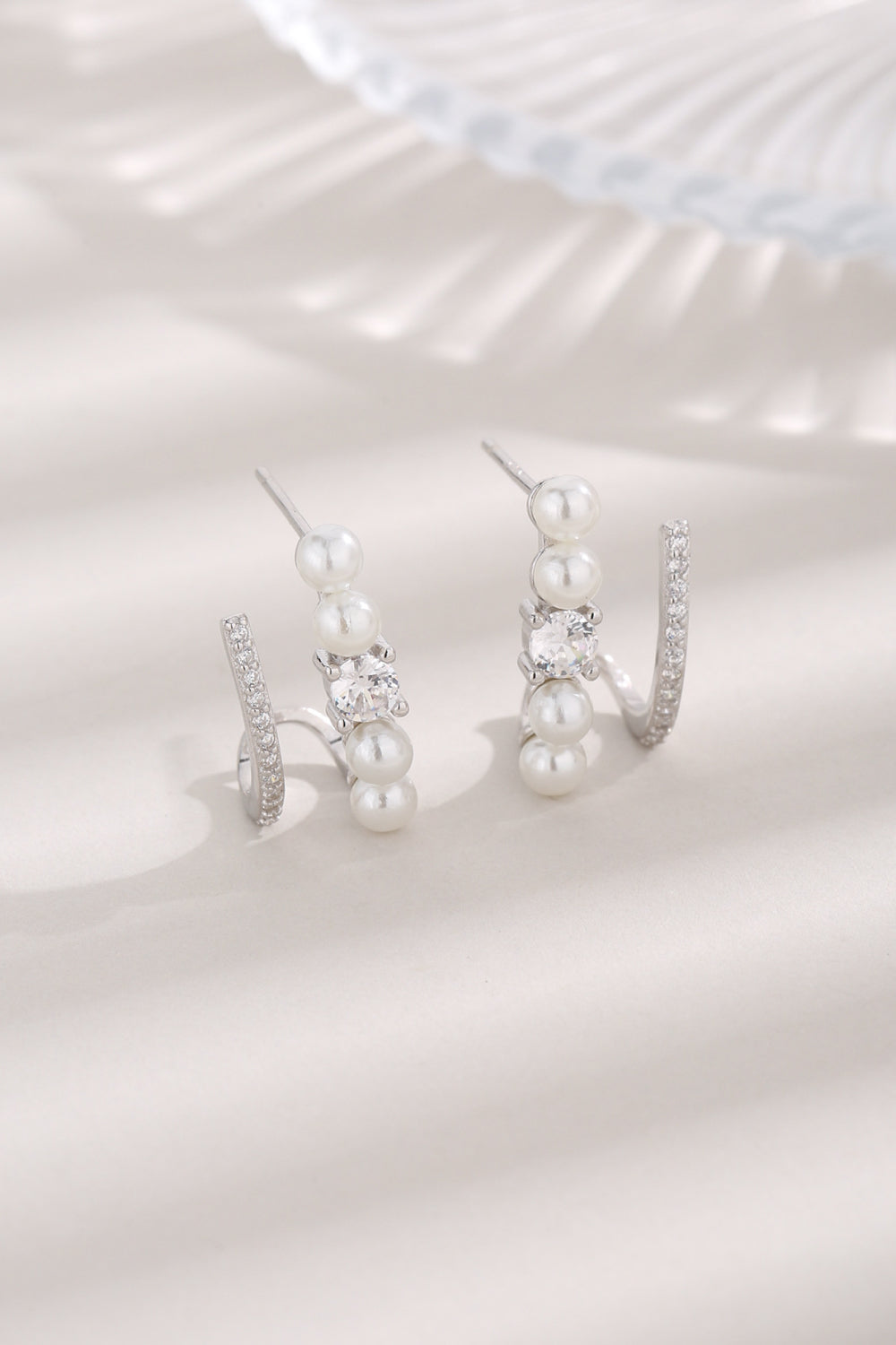 Ohrringe aus 925er-Sterlingsilber mit synthetischen Perlen