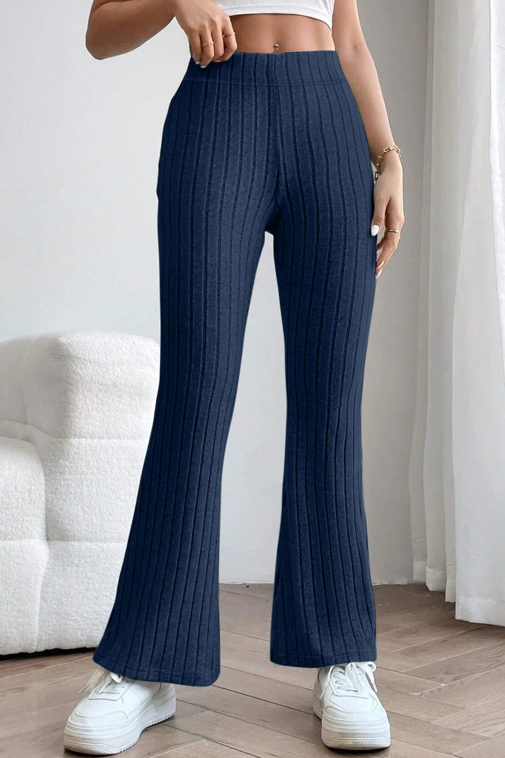 Pantalones acampanados de cintura alta acanalados de tamaño completo de Basic Bae