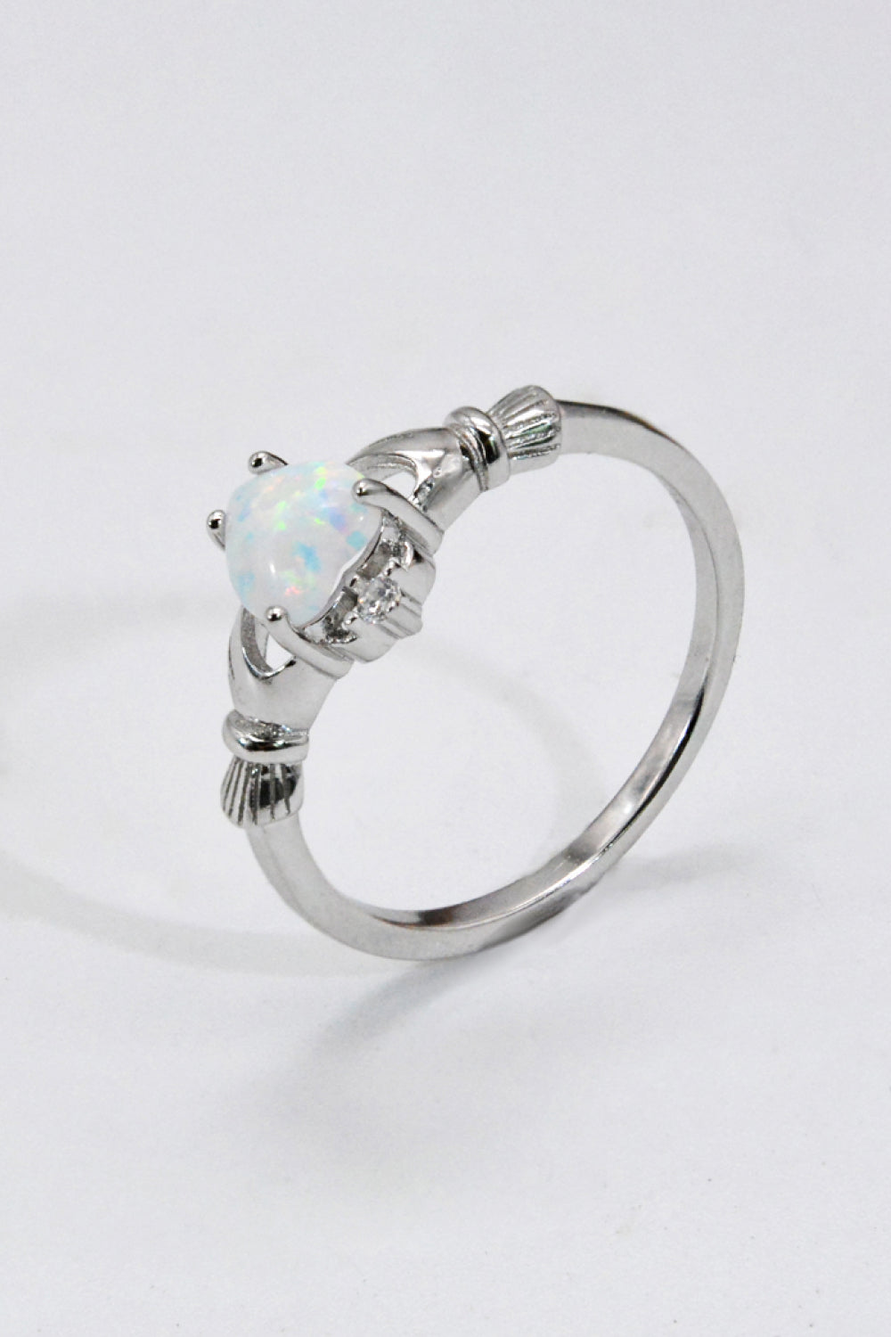 Herz-Opal-Ring aus 925er-Sterlingsilber