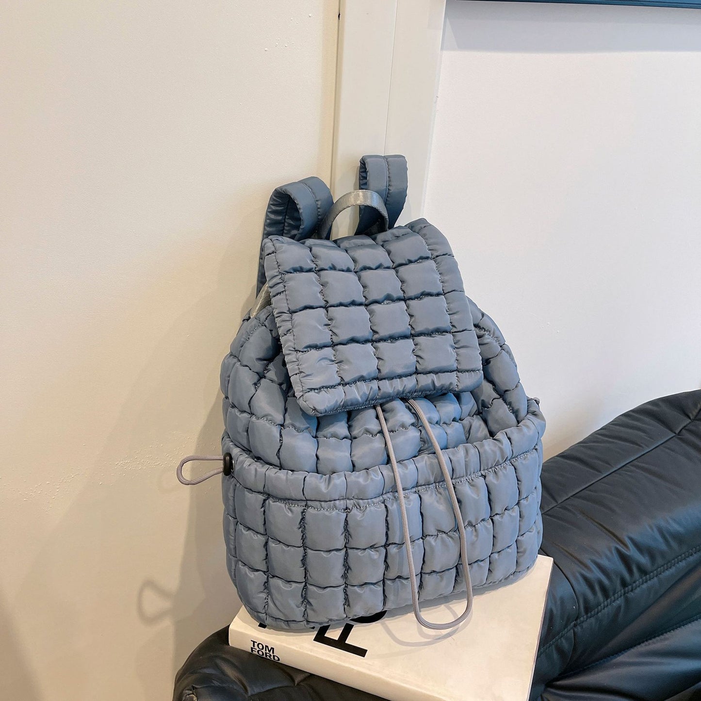 Mochila acolchada de color caramelo para mujer, bolso escolar acolchado de plumón, mochila grande de viaje de algodón, bolso de hombro a cuadros para mujer