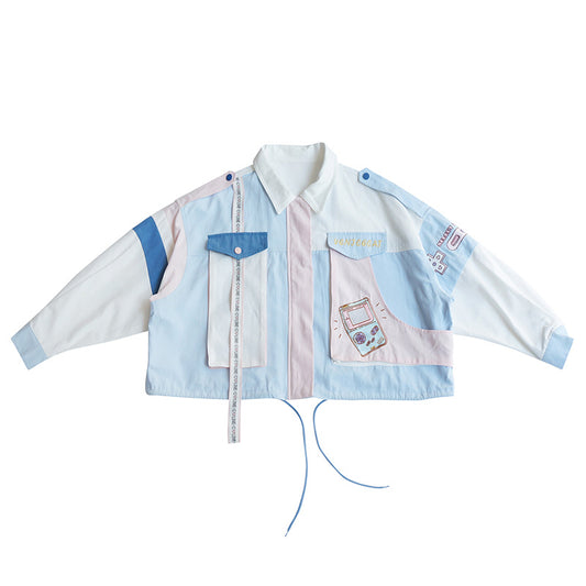 Süße und coole Jacke mit großen bestickten Taschen und Buchstabenband für Mädchen, lockere Farbblockierung