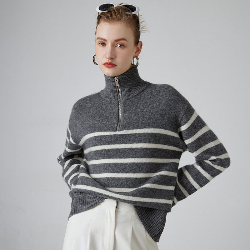 Suéter grueso de cachemira con cuello alto y cremallera a rayas en blanco y negro para mujer