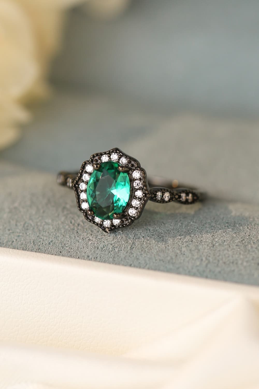 Ring aus 925er-Sterlingsilber mit blauem Paraiba-Zirkon und 4 Zinken