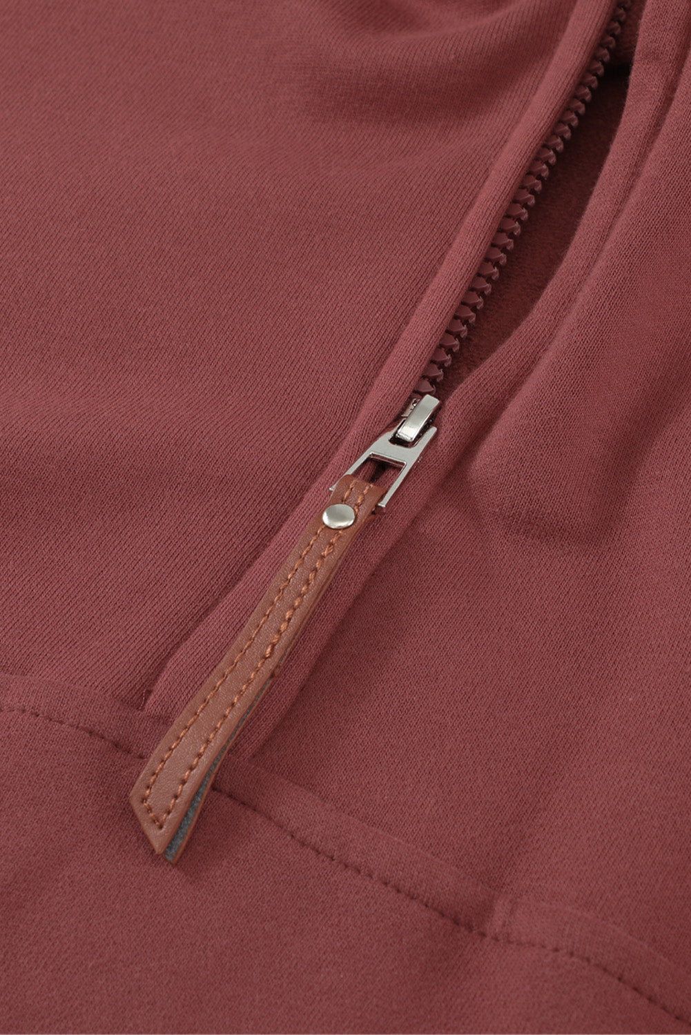 Kapuzenpullover mit Kordelzug und aufgesetzter Tasche und halbem Reißverschluss