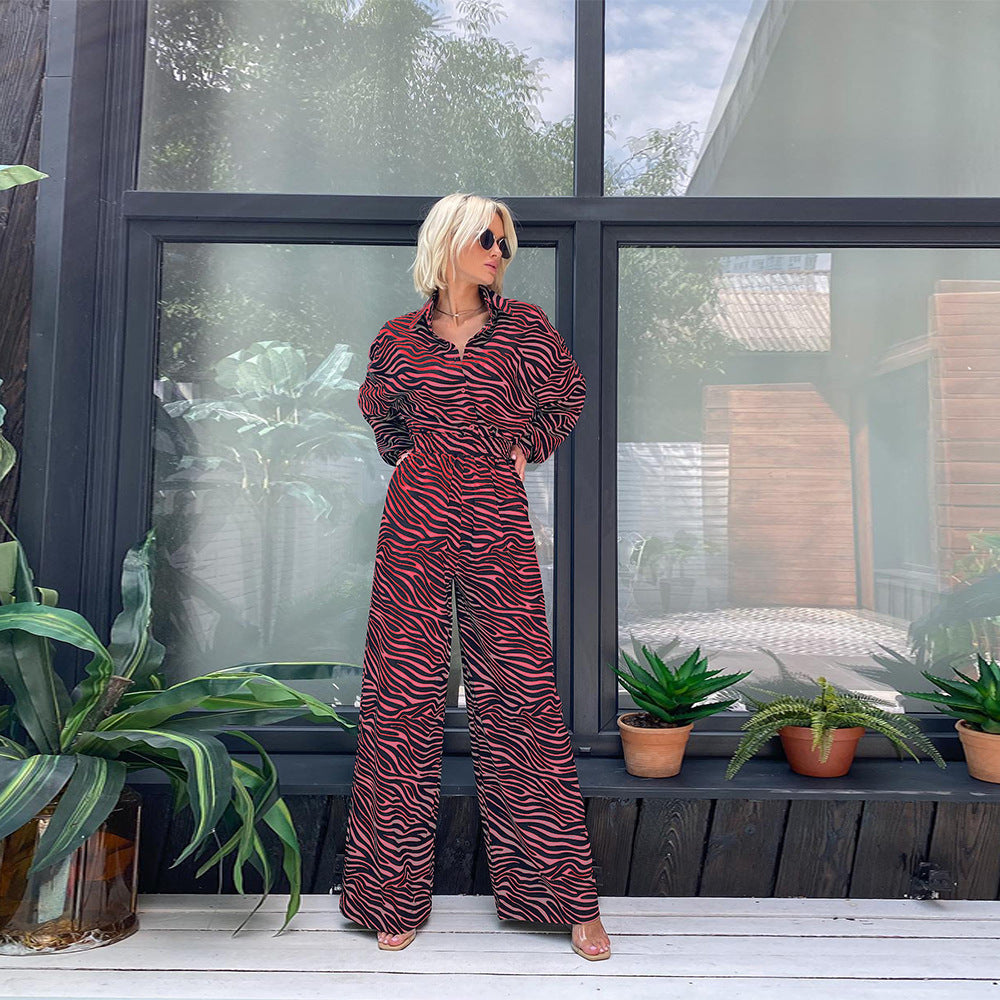 Modischer Jumpsuit mit Revers und langen Ärmeln und hoher Taille