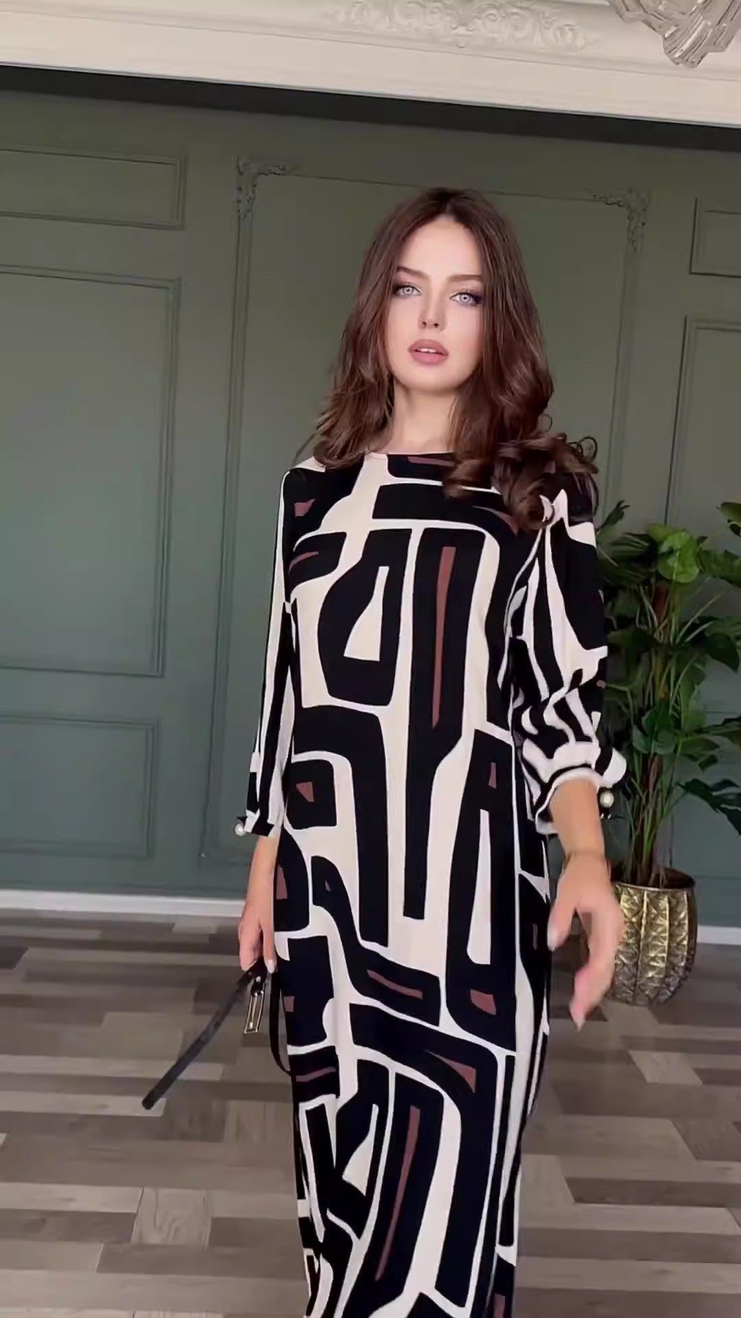 vestido de mujer elegante y elegante con estampado de moda