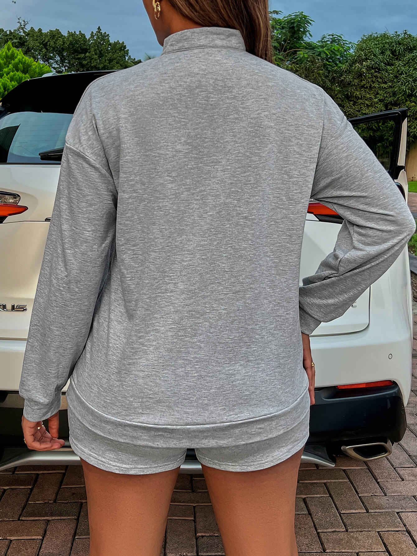 BE KIND Set aus Sweatshirt und Shorts mit Grafik und Viertelreißverschluss