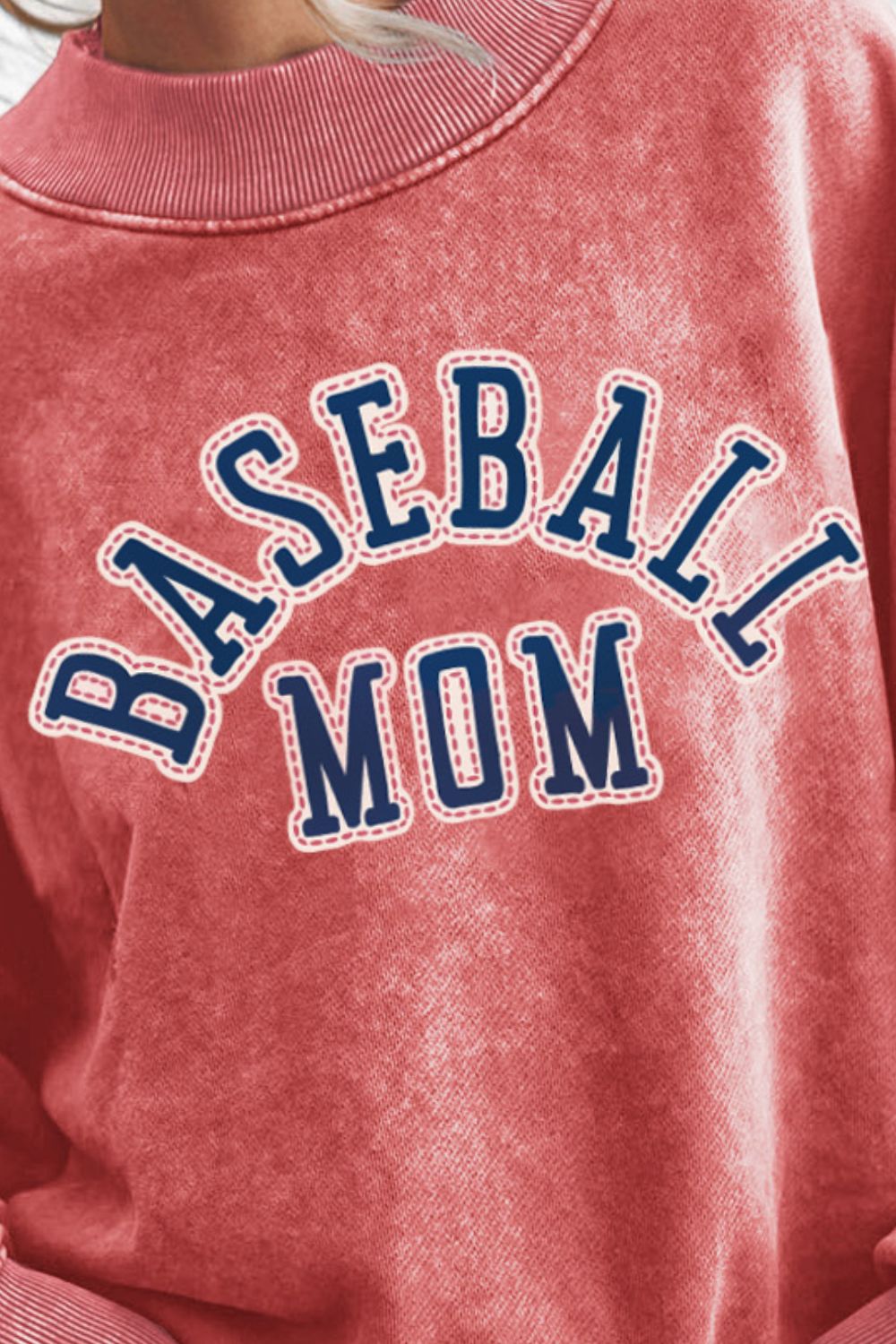 BASEBALL MOM Grafik-Sweatshirt mit tief angesetzter Schulterpartie