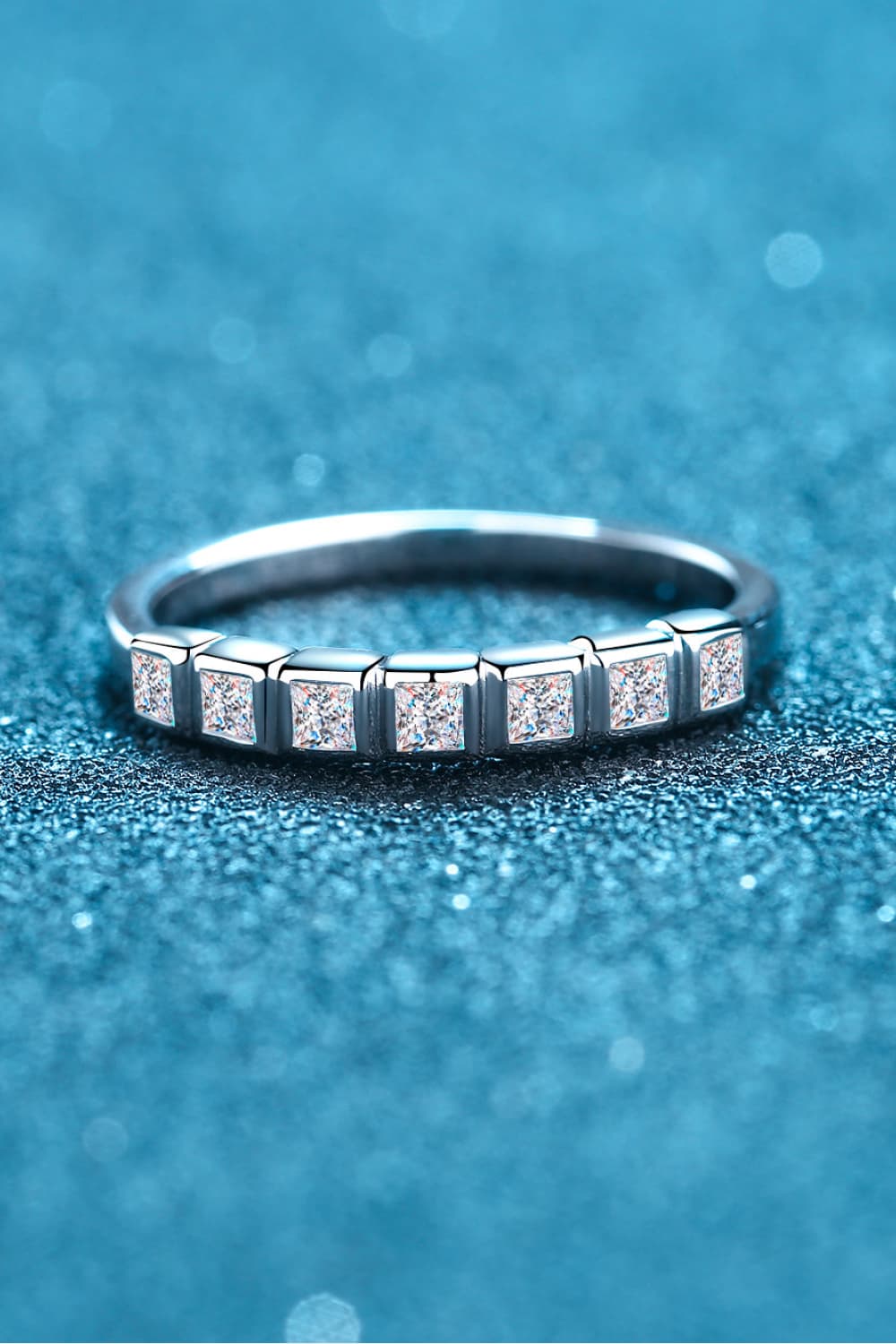 Rhodinierter Halb-Eternity-Ring mit Moissanit