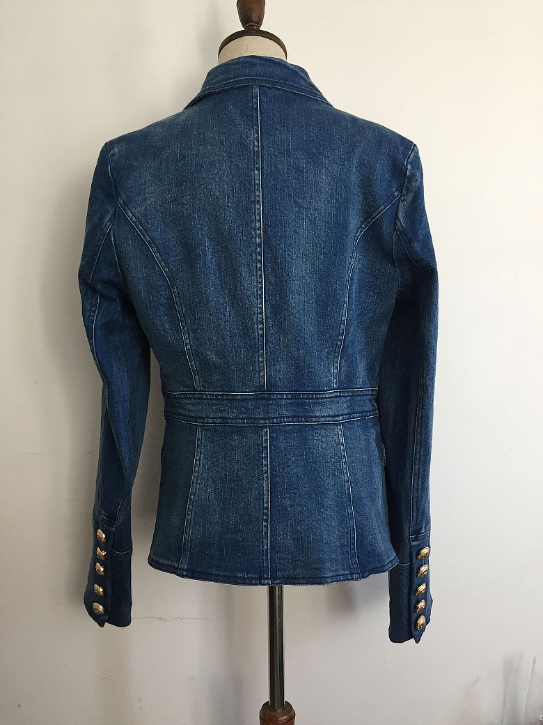 Zweireihiger Blazer aus waschbarem Denim mit Löwenschnalle