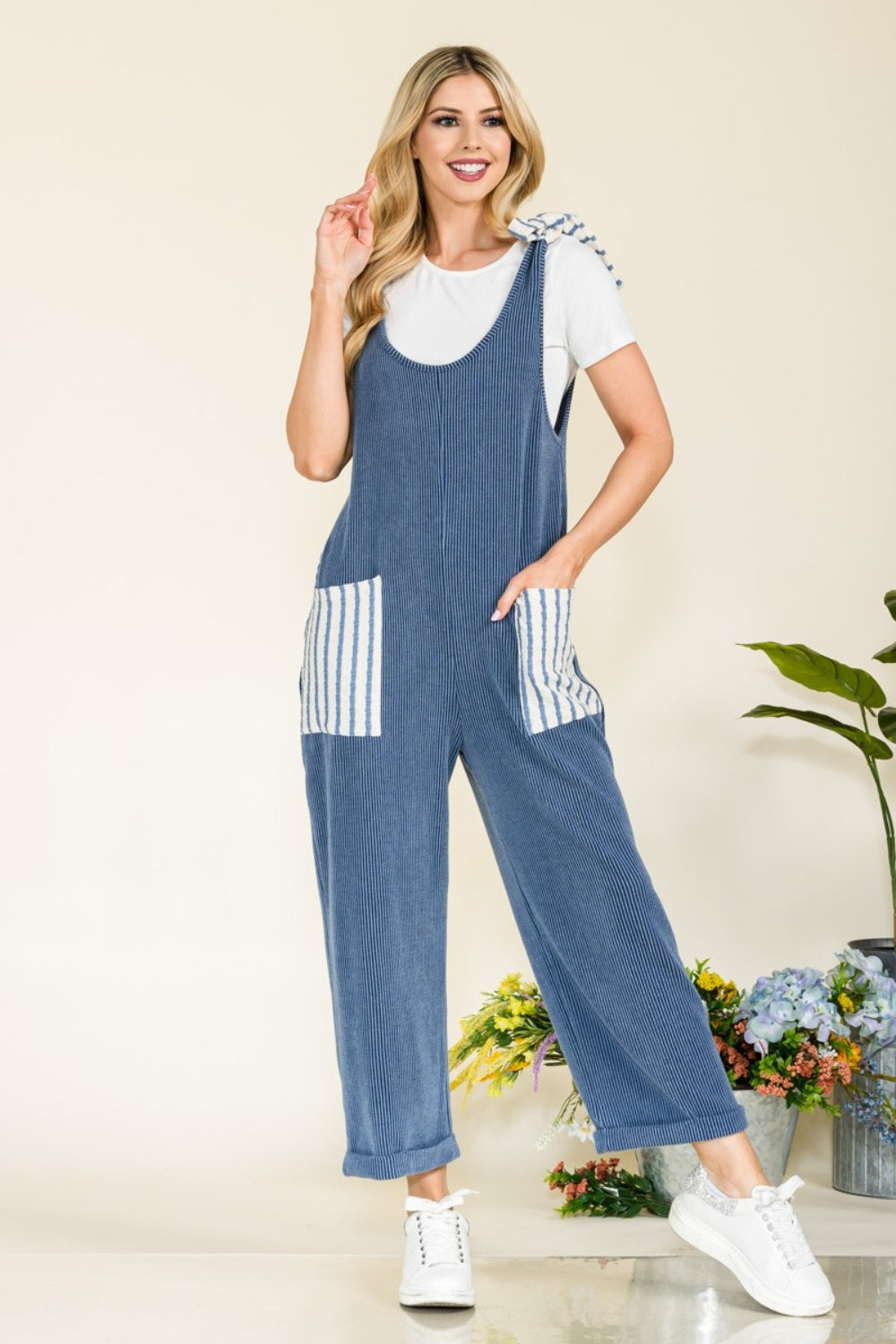 Celeste-Jumpsuit in voller Größe mit Streifen und kontrastierender Taschenrippe