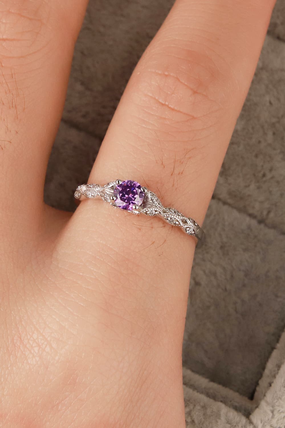 Eingelegter Amethyst-Ring mit 4 Zinken