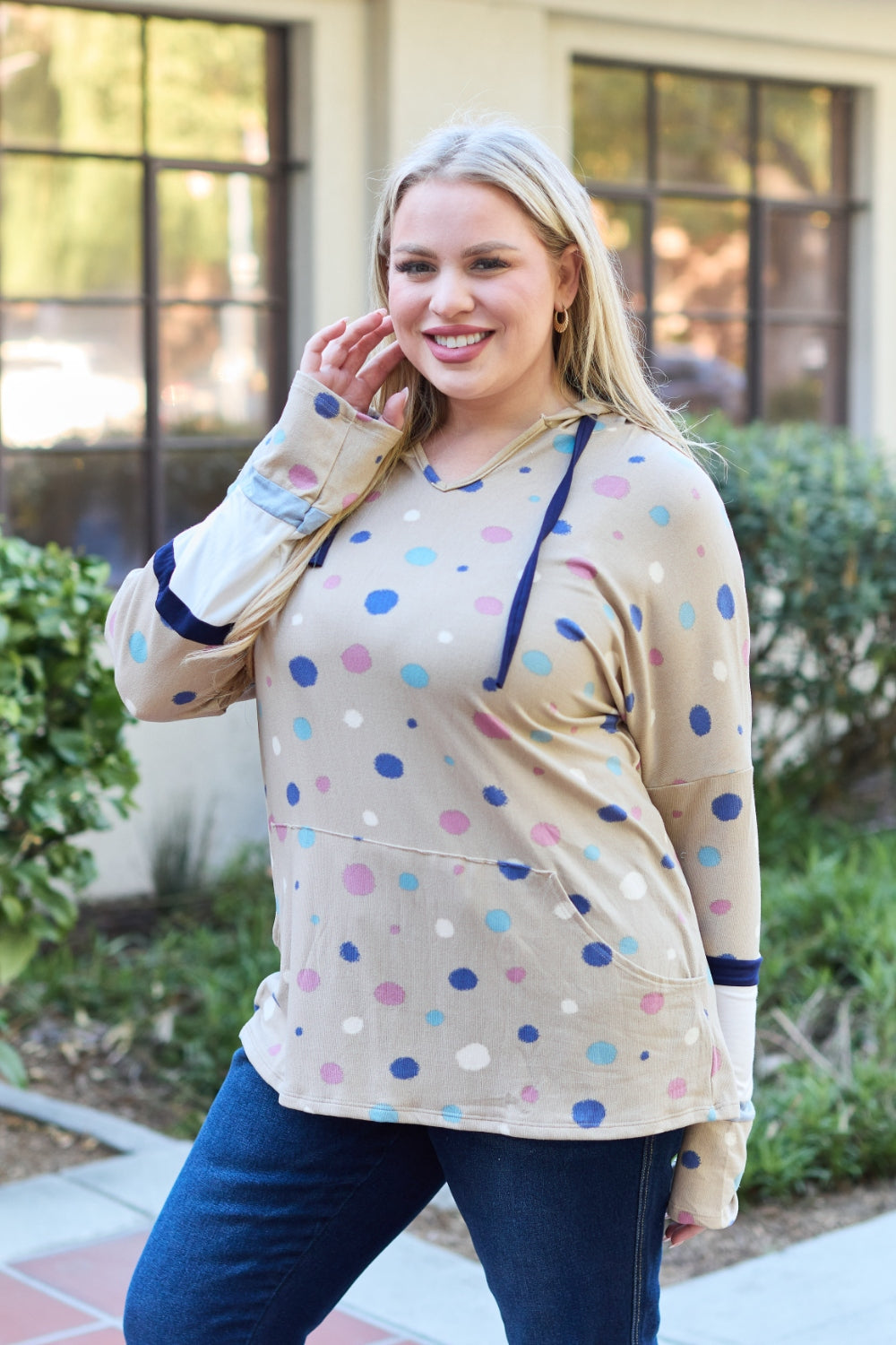 Celeste Design Kapuzenpullover mit Polka Dots und Kordelzug in voller Größe