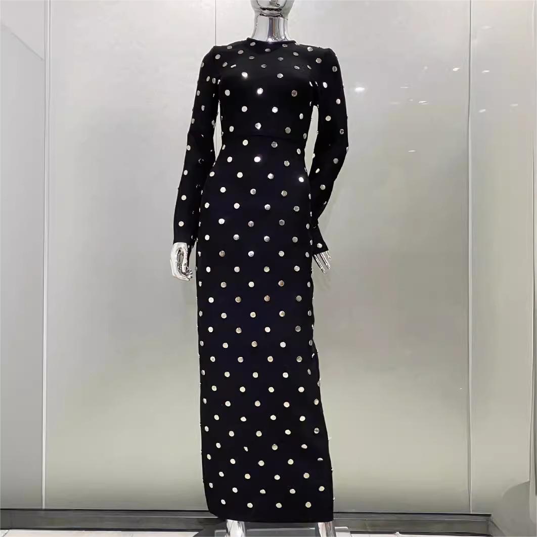 Vestido minimalista de industria pesada con remaches de alta gama para mujer