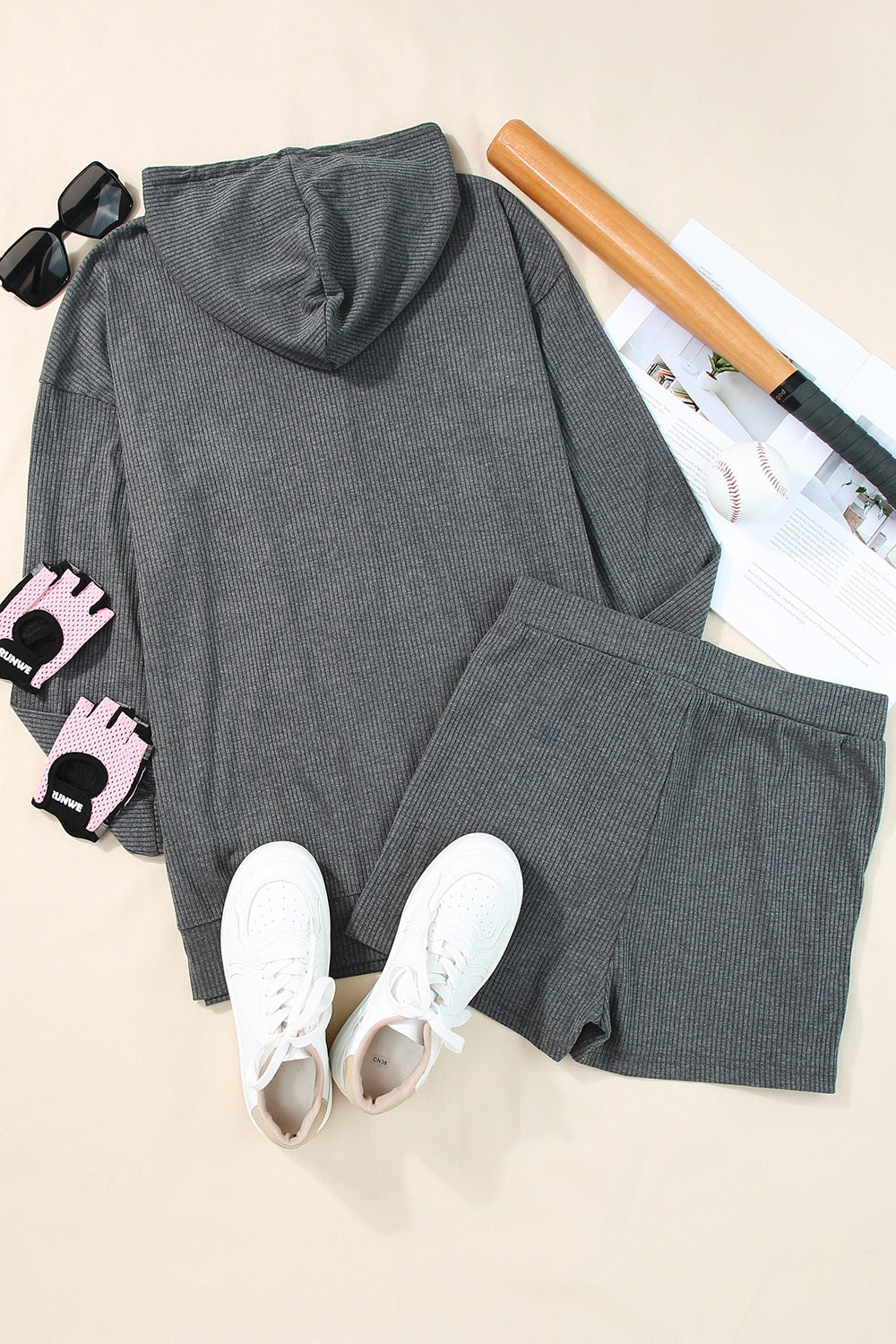 Set aus Sweatshirt und Shorts mit Kordelzug und Reißverschluss