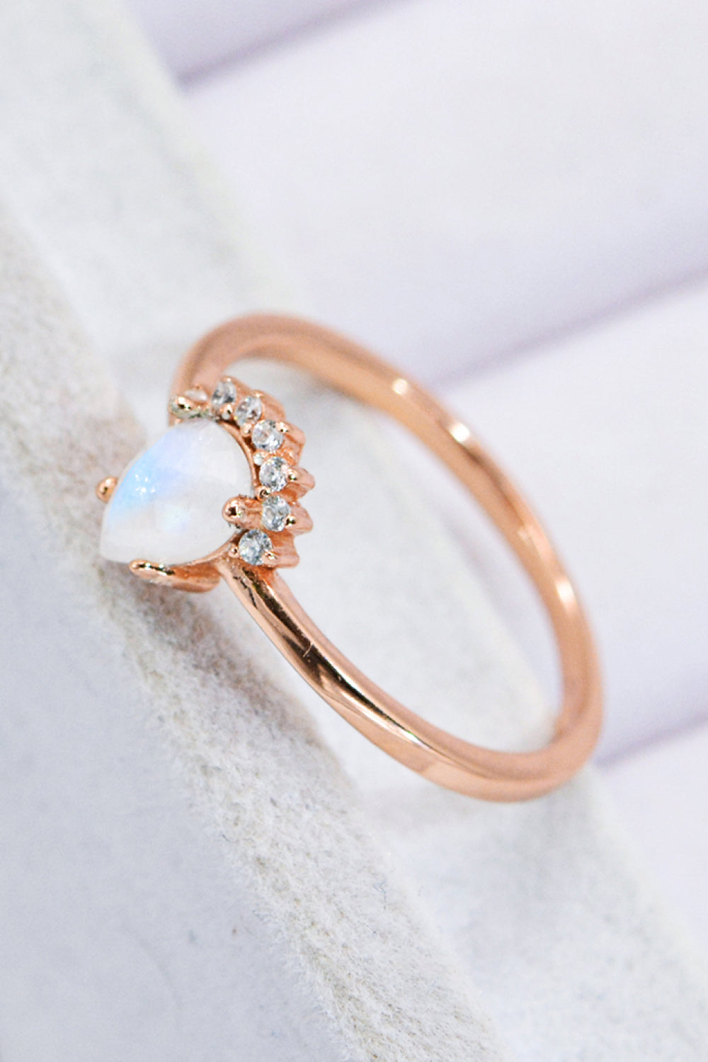 Anillo De Piedra Luna Natural En Forma De Pera Chapado En Oro Rosa De 18 Quilates