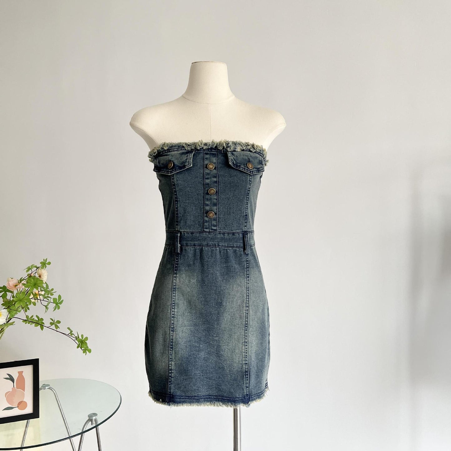 Design Taillenenges Tube Top Raw Edge Jeanskleid