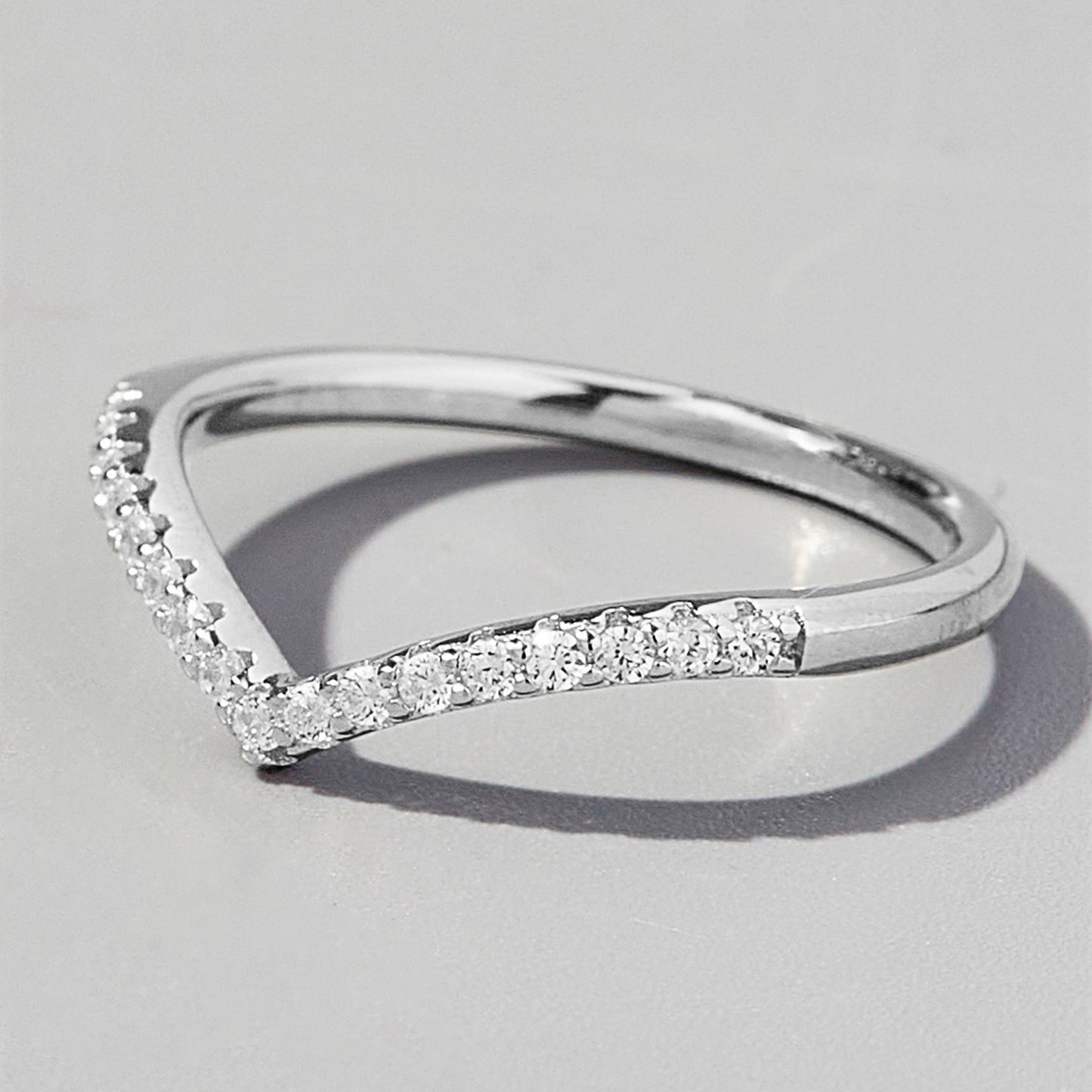 V Shape Inlaid Zircon 925 Sterling Silver Ring