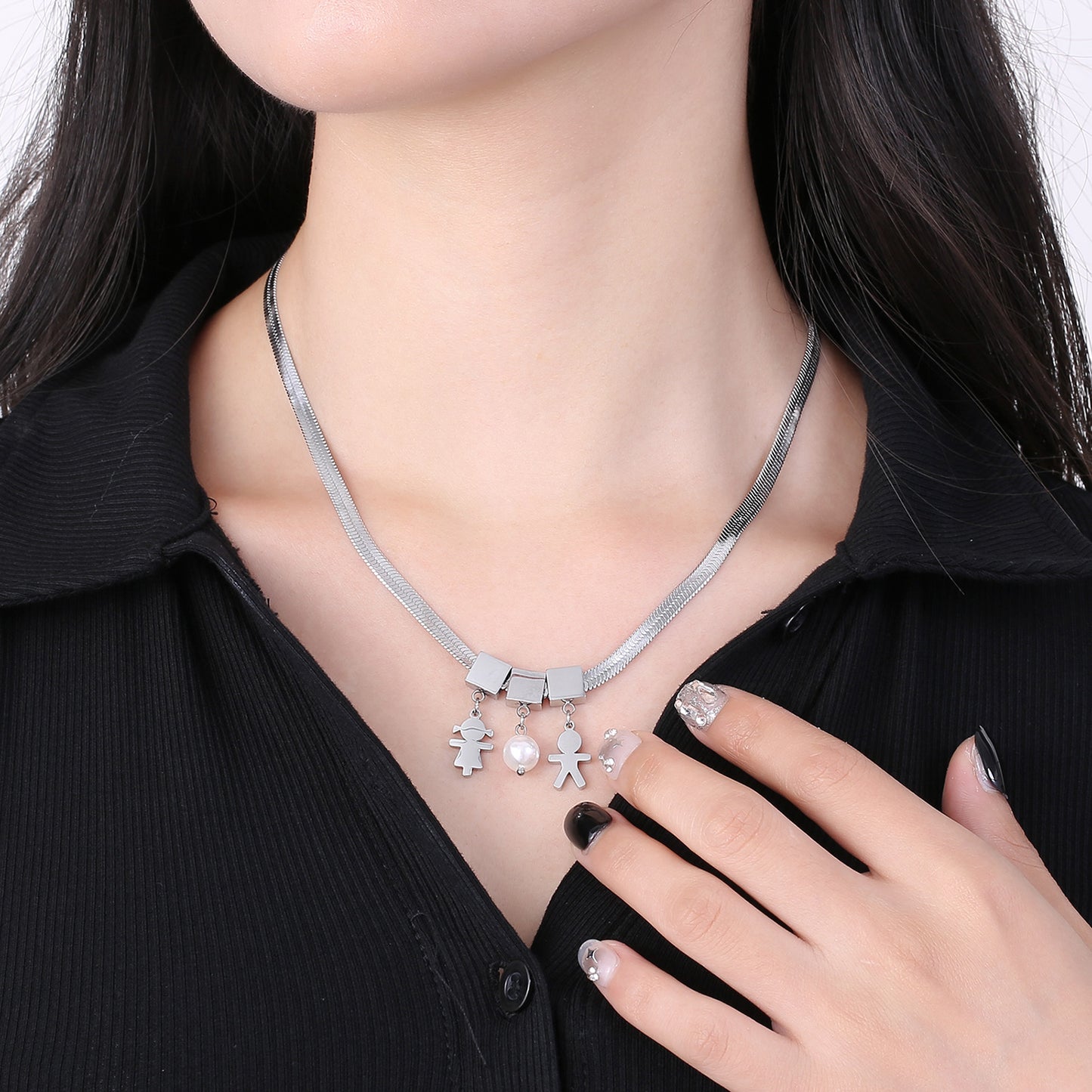 Halskette aus synthetischen Perlen aus Edelstahl