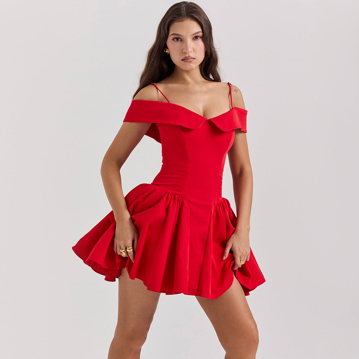 Außenhandel Mode Damen tragen neues schulterfreies Hot Girl kleines schwarzes Kleid