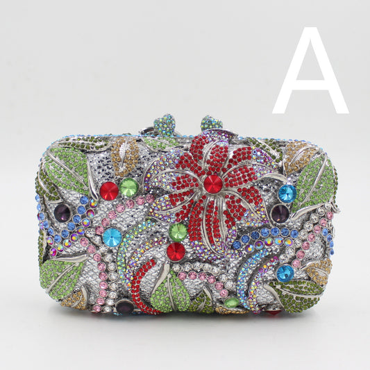 Damen Clutch mit Strasssteinen in Blumenfarbe