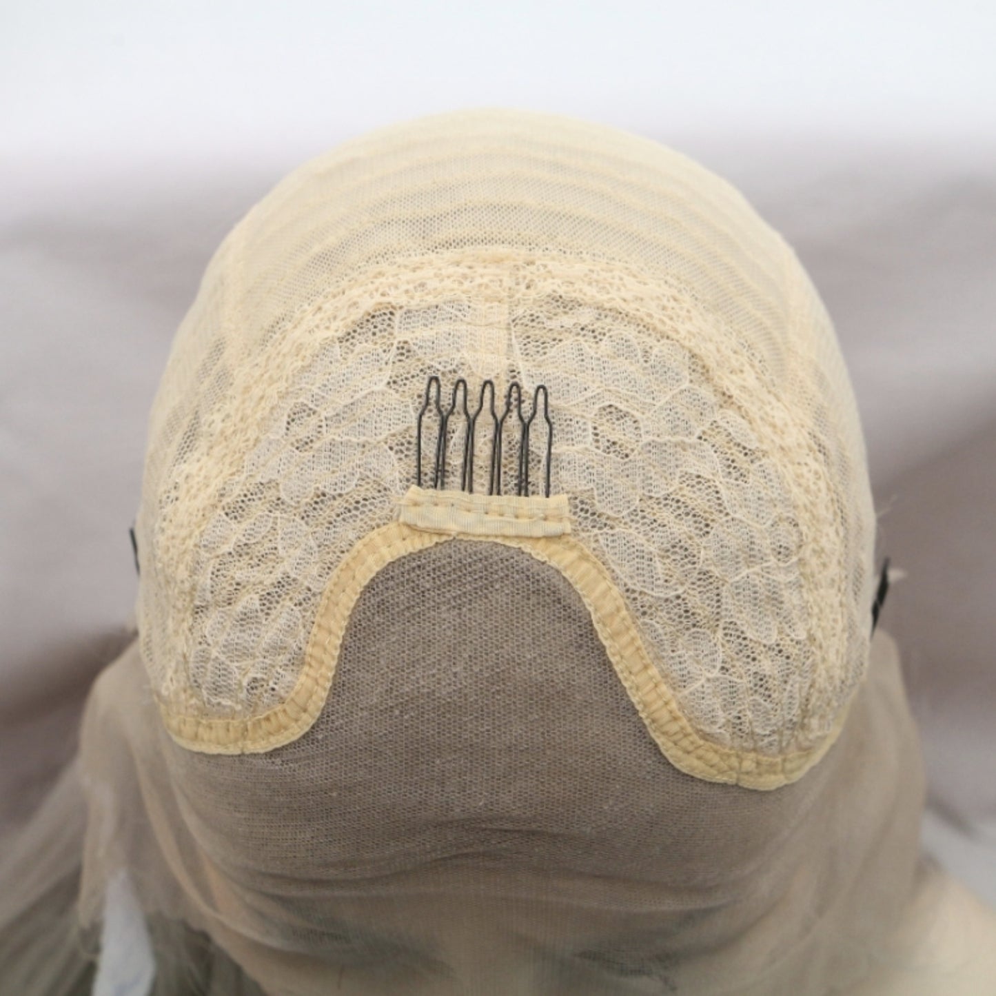 Pelucas delanteras de encaje de 13*3", pelucas sintéticas de longitud media onduladas de 12" 130% de densidad