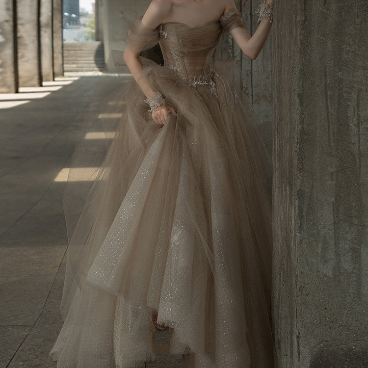 Anfitrión vestido de noche banquete temperamento traje de actuación